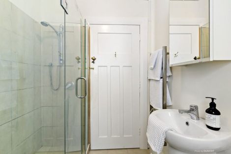 Photo of property in 23a Maida Vale Road, Roseneath, Wellington, 6011