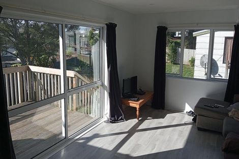 Photo of property in 3/223 Birkdale Road, Birkdale, Auckland, 0626