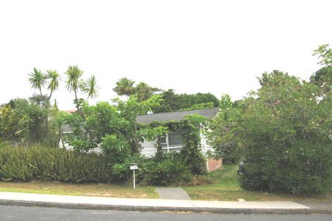 Photo of property in 25 Lyford Crescent, Sunnynook, Auckland, 0620