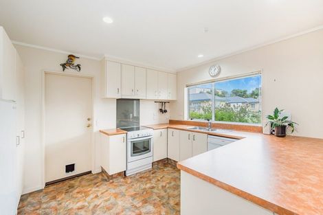 Photo of property in 17a Villa Grove, Paraparaumu, 5032