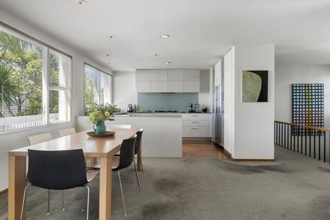 Photo of property in 41 Old Lake Road, Narrow Neck, Auckland, 0624