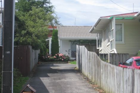 Photo of property in 25 College Road, Northcote, Auckland, 0627