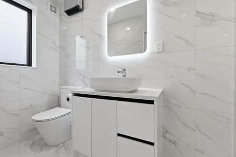 Photo of property in 2/2 Chapman Road, Te Atatu Peninsula, Auckland, 0610