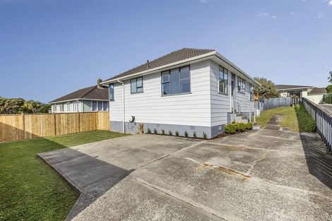Photo of property in 110 Main Road, Titahi Bay, Porirua, 5022