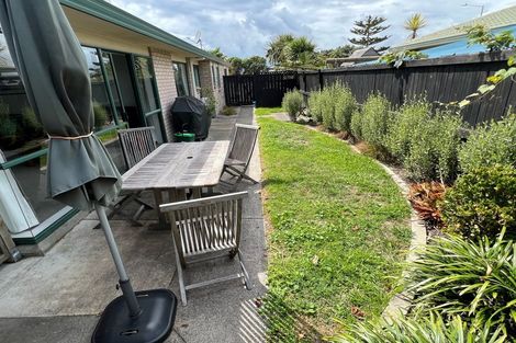 Photo of property in 112 Evans Road, Papamoa Beach, Papamoa, 3118