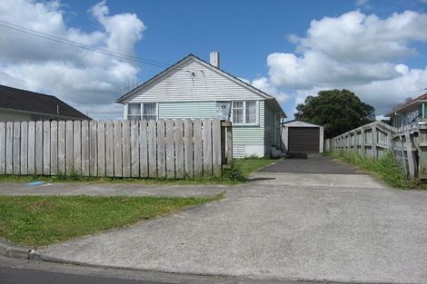 Photo of property in 12 Arimu Road, Papakura, 2110
