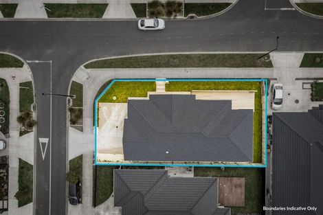 Photo of property in 37 Vinistra Road, Kumeu, 0810