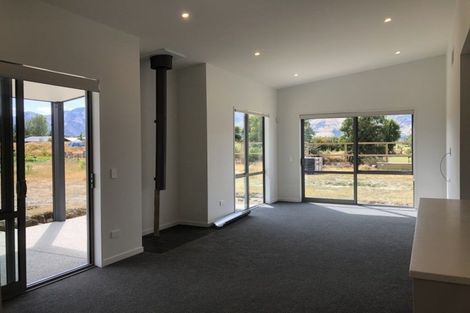 Photo of property in 18 Brewster Crescent, Lake Hawea, 9382