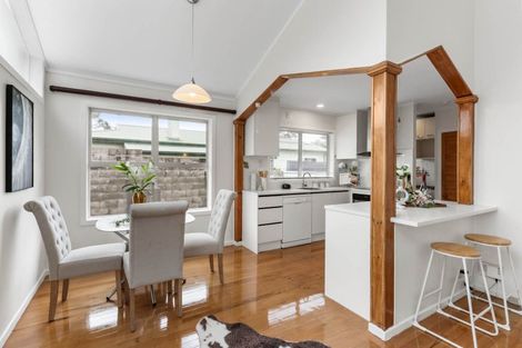 Photo of property in 1/118 Lake Road, Belmont, Auckland, 0622