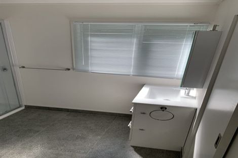 Photo of property in 26 Lauderdale Road, Birkdale, Auckland, 0626