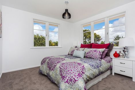 Photo of property in 22 Sylvan Crescent, Te Atatu South, Auckland, 0610