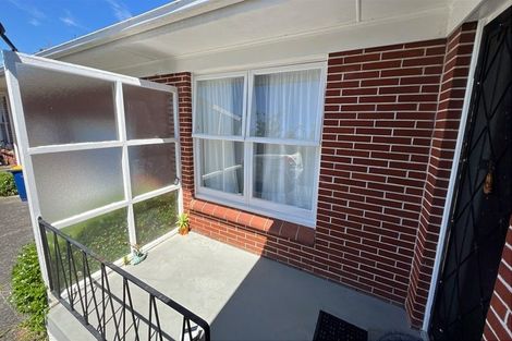 Photo of property in 1/8 Evelyn Place, Hillcrest, Auckland, 0627