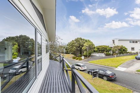 Photo of property in 27a Penryn Drive, Camborne, Porirua, 5026