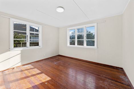 Photo of property in 8 Hooker Avenue, Bryndwr, Christchurch, 8053