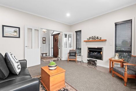 Photo of property in 52 Wiltshire Drive, Huntington, Hamilton, 3210