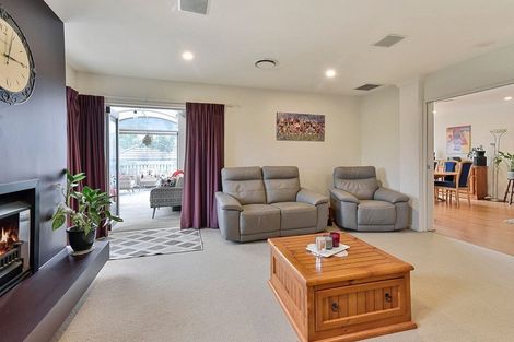 Photo of property in 256 Hill Road, The Gardens, Auckland, 2105