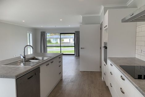 Photo of property in 4 Kingi Te Ahoaho Place, Otaki, 5512
