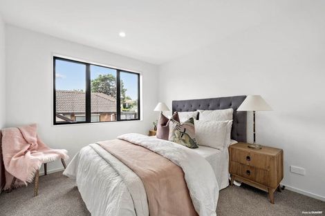 Photo of property in 20a Parramatta Place, Botany Downs, Auckland, 2010