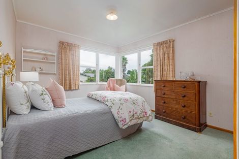 Photo of property in 15 Surrey Crescent, Hokowhitu, Palmerston North, 4410