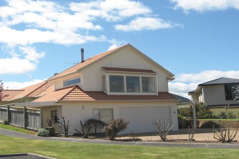 Photo of property in 7 Amoroa Place, Acacia Bay, Taupo, 3330