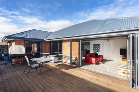 Photo of property in 14 Garforth Green, Halswell, Christchurch, 8025