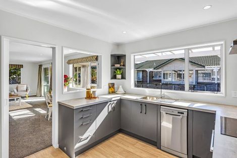 Photo of property in 2/32 Hurley Road, Paraparaumu Beach, Paraparaumu, 5032