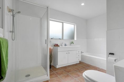 Photo of property in 1/17 Charlenne Close, Ranui, Auckland, 0612