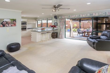 Photo of property in 30 Limerick Place, Dannemora, Auckland, 2016