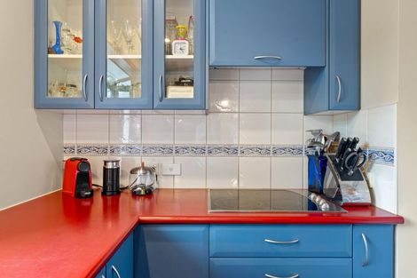 Photo of property in 16 Rosalind Road, Glenfield, Auckland, 0629