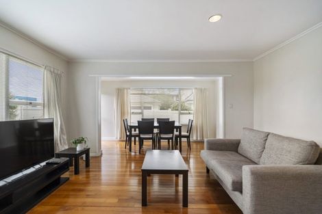 Photo of property in 1/221 Hurstmere Road, Takapuna, Auckland, 0622