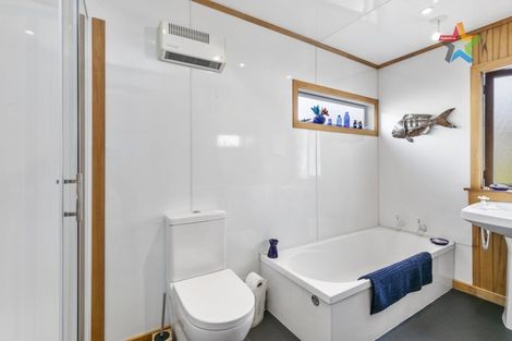 Photo of property in 128 Muritai Road, Eastbourne, Lower Hutt, 5013