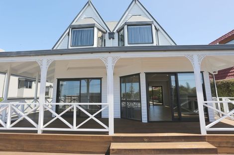 Photo of property in 128 Beach Road, Castor Bay, Auckland, 0620