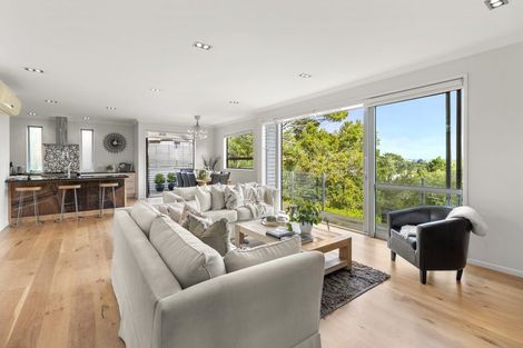 Photo of property in 89a Beach Haven Road, Beach Haven, Auckland, 0626