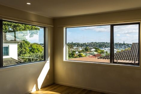 Photo of property in 2/2 Frost Road, Mount Roskill, Auckland, 1041