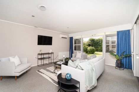 Photo of property in 65 Wikiriwhi Crescent, Awapuni, Palmerston North, 4412