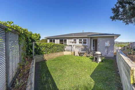 Photo of property in 2 Eskdale Road, Papakowhai, Porirua, 5024