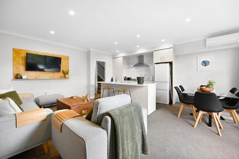 Photo of property in 2/25 Thackeray Street, Hamilton Lake, Hamilton, 3204