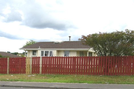 Photo of property in 28 Brougham Place, West Harbour, Auckland, 0618