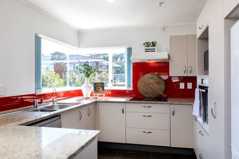 Photo of property in 8b Whiteley Street, Moturoa, New Plymouth, 4310