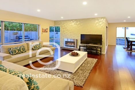 Photo of property in 16 Lakeridge Close, Northcross, Auckland, 0632