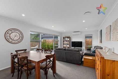 Photo of property in 5 Takapo Grove, Kelson, Lower Hutt, 5010