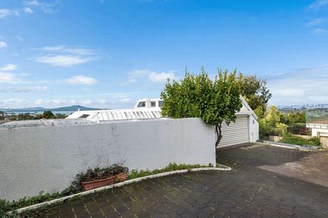 Photo of property in 2/173 East Coast Road, Castor Bay, Auckland, 0620