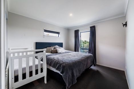 Photo of property in 85 Becker Drive, Weymouth, Auckland, 2103