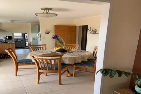 Photo of property in 1/5 Spring Grove, Henderson, Auckland, 0612