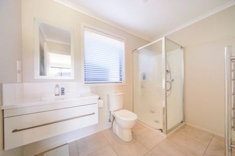 Photo of property in 16 Lorenzo Place, Kelvin Grove, Palmerston North, 4414