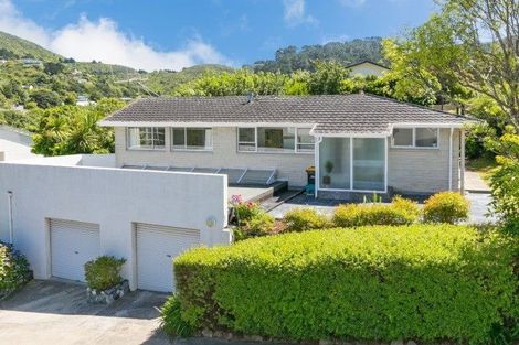 Photo of property in 5 Woodhouse Avenue, Karori, Wellington, 6012