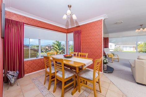 Photo of property in 5 Cherub Place, West Harbour, Auckland, 0618