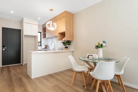 Photo of property in 7 Don Oliver Lane, Glen Eden, 0602