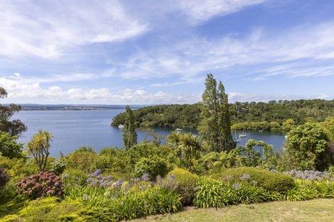 Photo of property in 892 Acacia Bay Road, Acacia Bay, Taupo, 3330