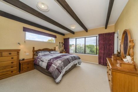 Photo of property in 16 Akaroa Avenue, Awapuni, Palmerston North, 4412